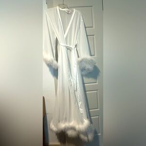 Meshki White Plush Robe Intimates Sleepwear